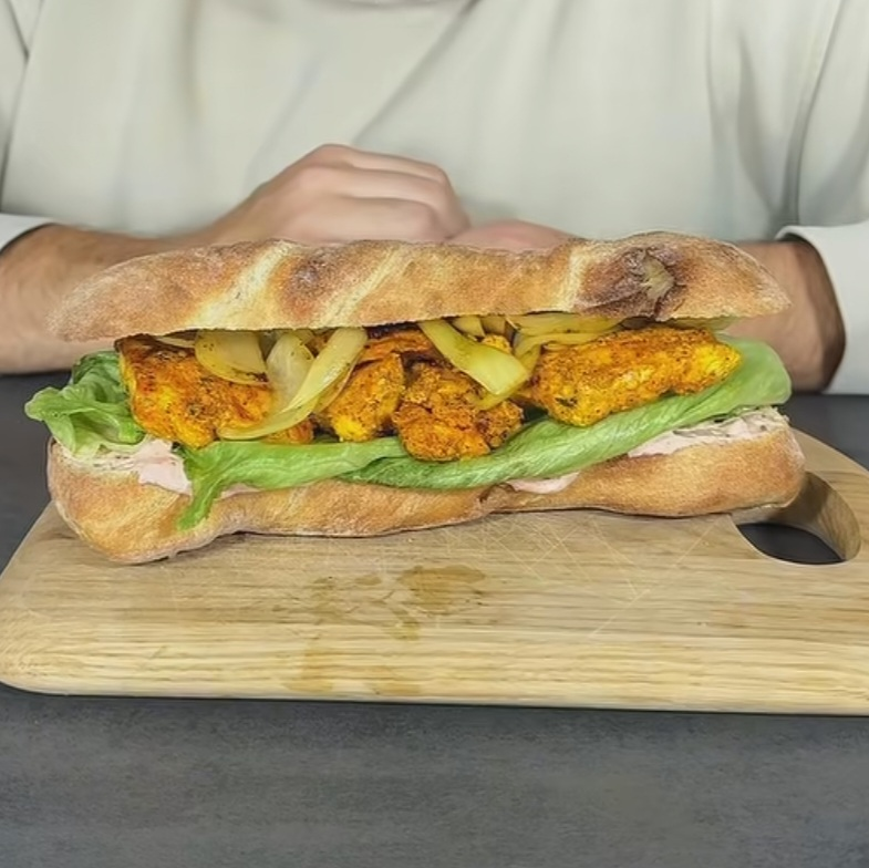 Nabombená kuřečí bageta